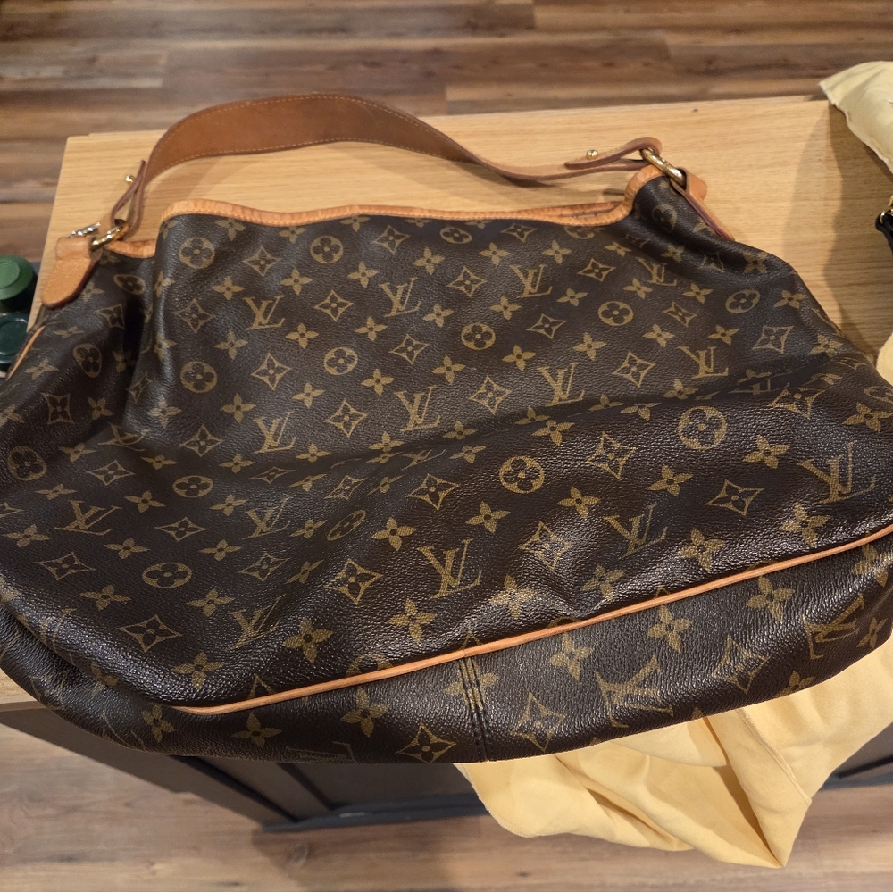 Louis Vuitton Brown and Tan Shoulder Bag Delightful MM - Picture 2 of 8